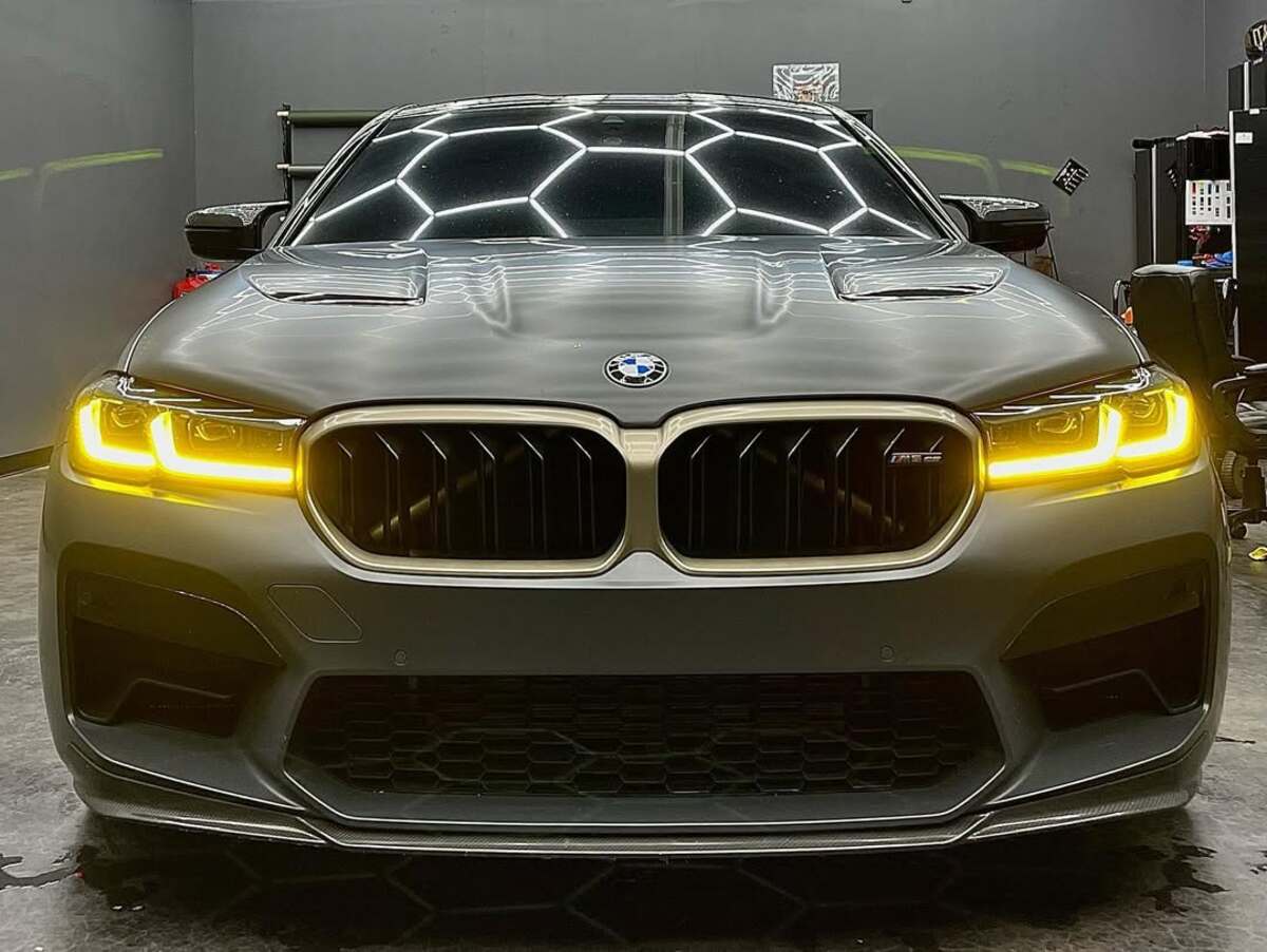 BMW transformation after professional DA1MAMBA detailing